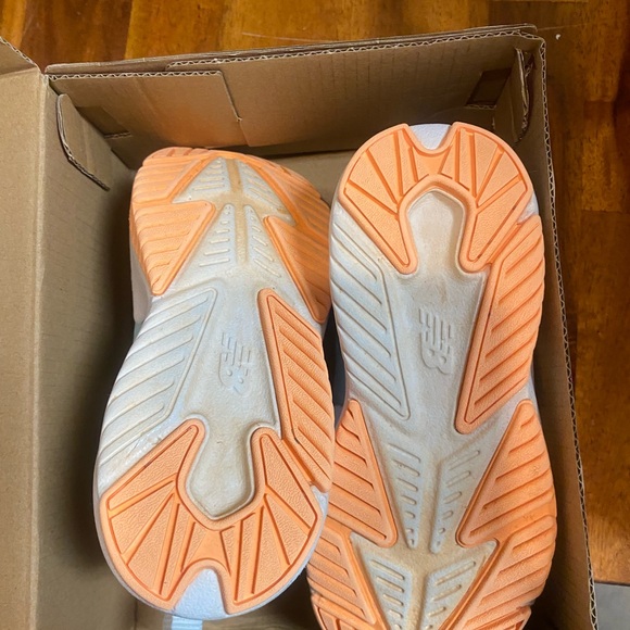 New Balance kids race run v2 bungee lace with top strap size 9M - Picture 3 of 4